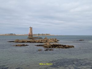 Phare de La Corne trois heures avant la basse mer