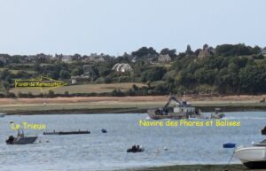 Le Fanal de Kermouster depuis le canal de Ferlas