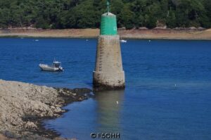 Tourelle LostMor au pied de Coatmer aval Tourelle LostMor au pied de Coatmer aval