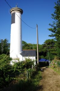 Allée d'accès au phare de Kerjean