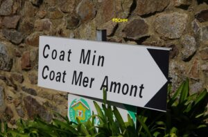 Panneau routier de Coat min et Coat mer Amont