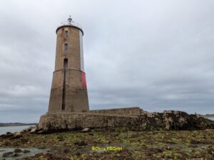 Phare de La Corne à marée basse