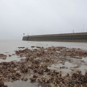 La mer le long de la jetée Est de ST Nazaire La mer le long de la jetée Est de ST Nazaire