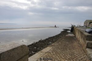 Tourelle des Vignettes et banc éponyme Tourelle des Vignettes et banc éponyme