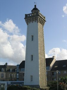 Roscoff Lighthouse, image Wikipédia